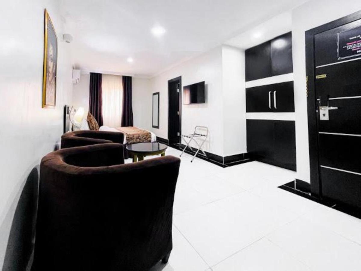 לקי Pasadena Suites מראה חיצוני תמונה