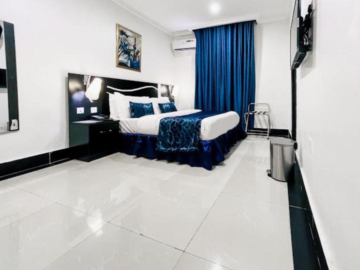 לקי Pasadena Suites מראה חיצוני תמונה
