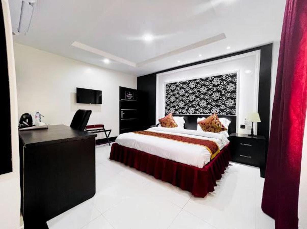 לקי Pasadena Suites מראה חיצוני תמונה